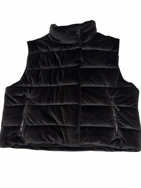 AVIA Women’s Black Ribbed Velour Vest, size 22.
